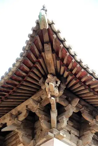 原始图片 藏经阁西南檐角这个角度清楚地看出椽子与飞椽的辐射分布,老