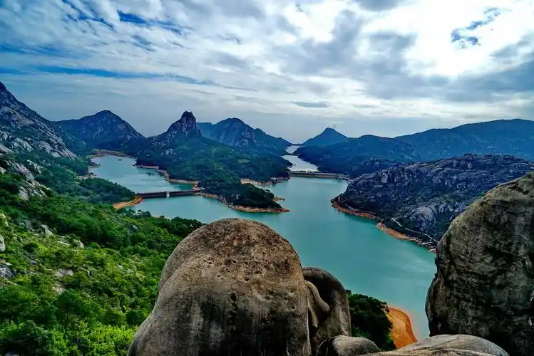 春日游温州,大罗山田螺背风光旖旎,"爱心水库"令人流连忘返_行走_石头