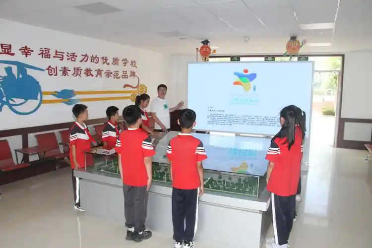 全环境立德树人东营经济技术开发区英才小学开展儿童友好城市建设宣传