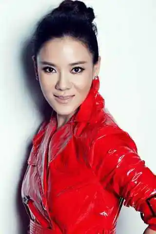 何佳怡戏路百变 新《倚天》饰纪晓芙柔情似水