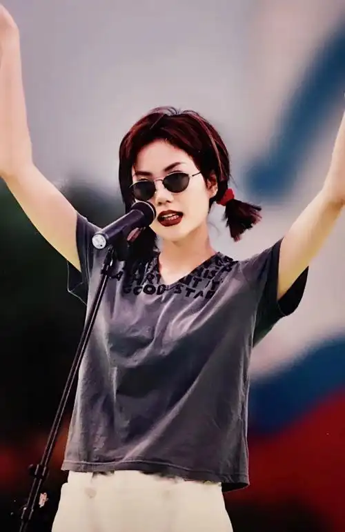 有没有好看的王菲的手机壁纸