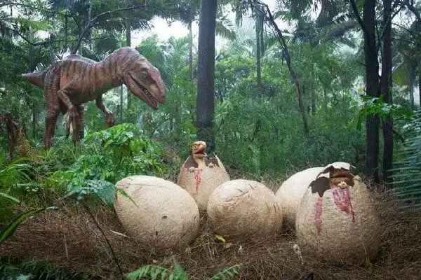 穿越侏罗纪森林与恐龙一起去冒险