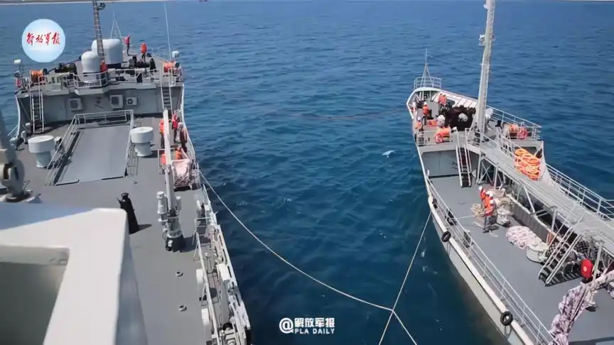 耕海犁浪华山舰踏浪出征