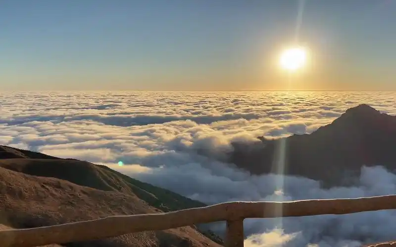 武功山云中雾客栈 金顶住宿攻略推荐 请不要在朋友圈显摆这是没有滤镜