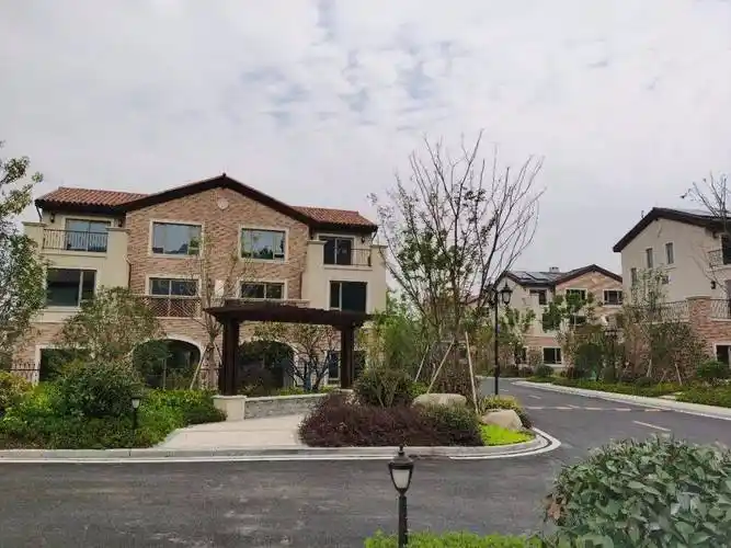 安吉"凤凰国际缓山别墅"售楼处电话|24小时电话丨售楼处地址丨最新