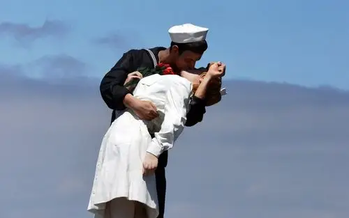 【图片2】世纪的之吻2--蜂鸟论坛照片套图