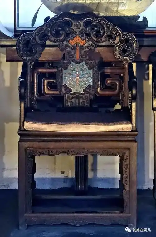 储秀宫堪称内檐装修的极品更显得极尽奢华再配以精巧华丽的家具和陈设