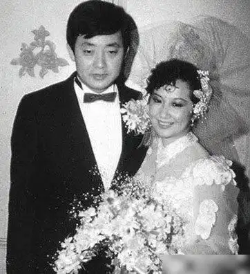 带着三个孩子被扫地出门,复出成名后,丈夫"不要脸"求复合|薛家燕|娱乐