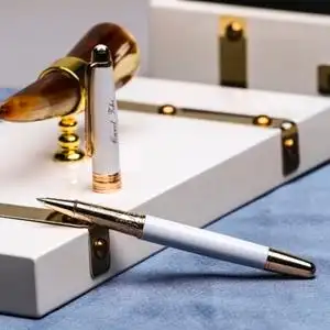 xy731770326978淘宝万宝龙勃朗峰钢笔镀金墨水笔经典款4人付款490.