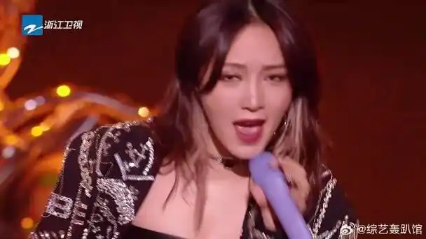 檀健次孟佳再现经典眉飞色舞嗨翻全场