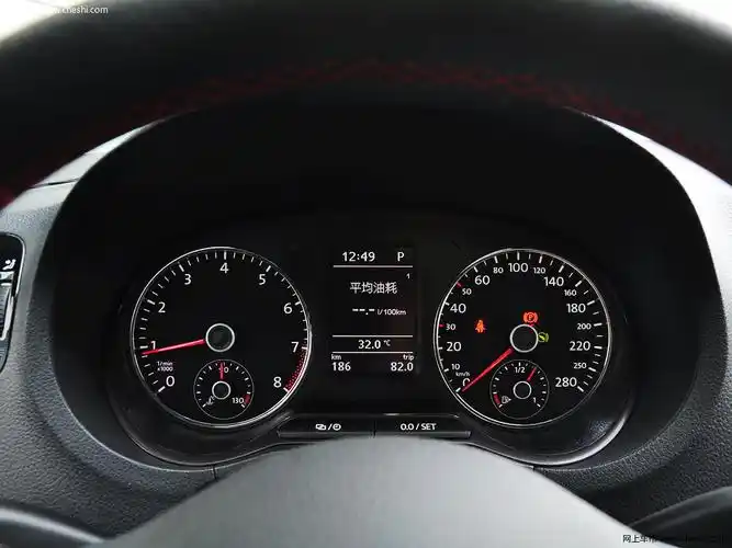 2012款 1.4tsi gti中控方向盘