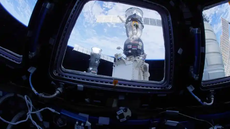 带你进入《国际空间站》内部