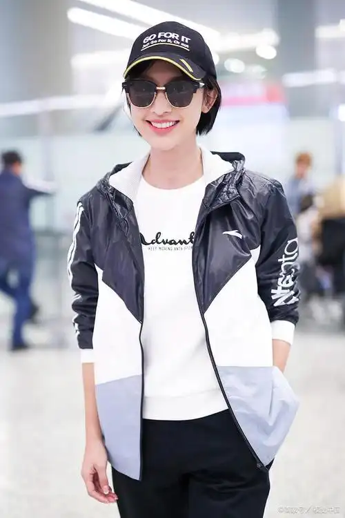 春天棒球服这样搭配,让你轻松成为时尚潮人!