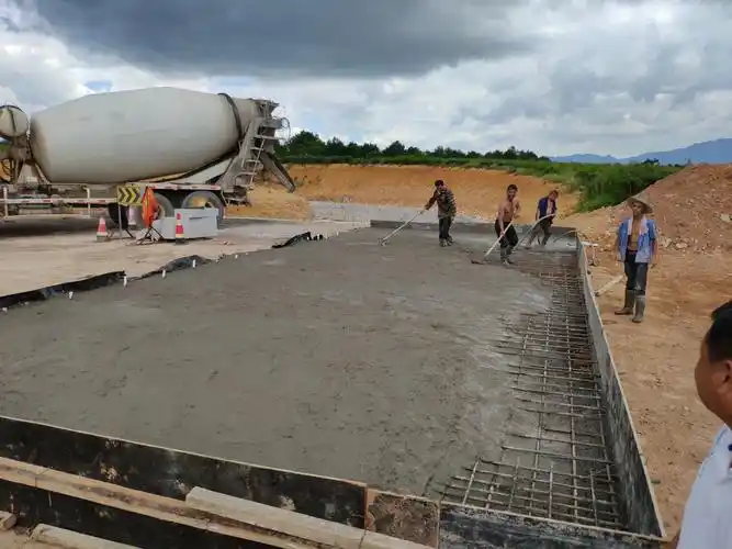 后郎桥 负责人:徐顺法 施工员:许波 左幅0#台搭板浇筑.