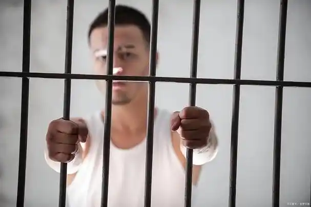 回顾:监狱一小偷因不吃米饭,引狱警怀疑,揭开真相后改判死刑