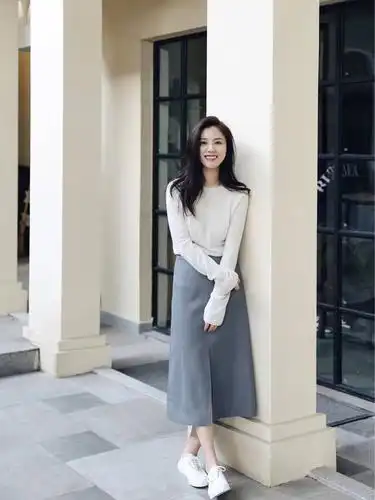 早春穿搭,轻熟女孩,经典灰白色系搭配