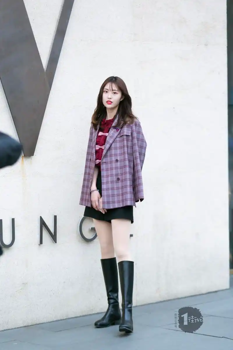 气质爆棚的"高筒靴美女",要的就是气场全开,艳惊全场的感觉!