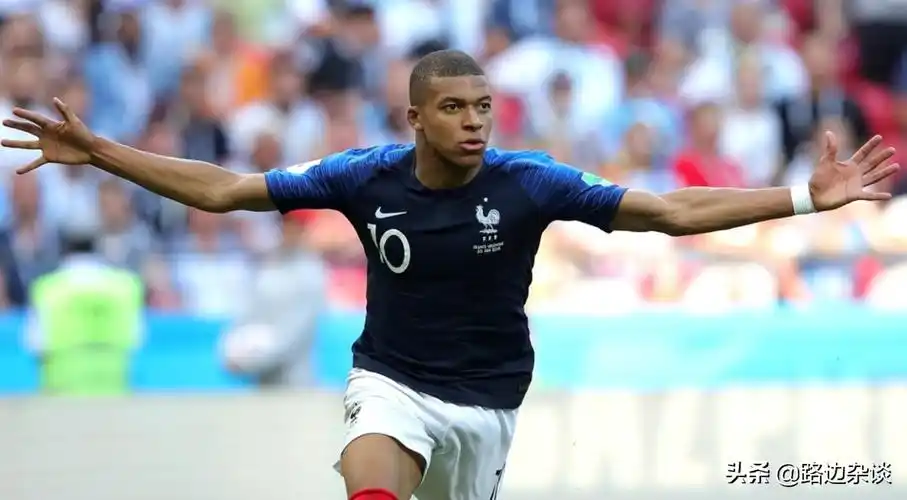 21世纪法国球员第6人(盘点世界足球列强历史最佳阵容(法国))