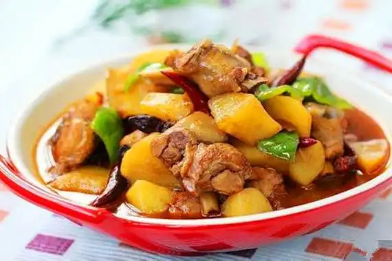 鸡肉烧土豆