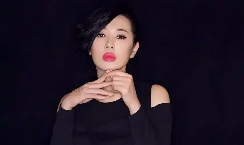 怎么看嘴唇厚还是薄,"男看鼻女看嘴" - 玉三网