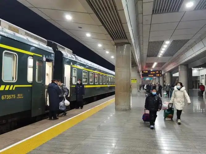 深夜抵郑如何回家郑州站67加强路地联动做好夜间旅客接驳交通