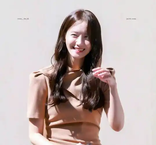 林允儿最新活动图 嘟嘴卖萌超可爱_闽英_站台_存货