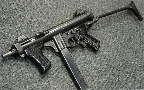 靠低廉的价格在世界军火市场占有一席之地的伯莱塔m12冲锋枪