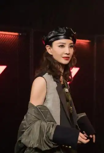 > 郑希怡《乘风破浪的姐姐》十二期剧照图片(2/4)