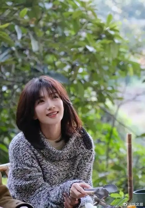 江疏影刘海短发