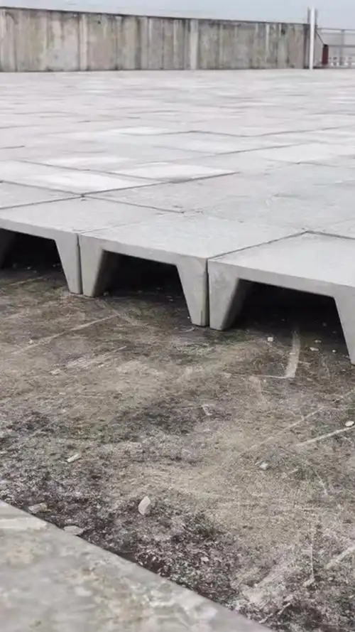 楼顶四脚隔热砖 泡沫隔热砖 防晒隔热防滑-度小视