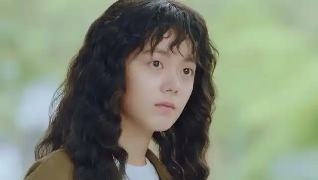 《初恋那件小事》赵今麦躲在柜子里狂飙内心感情戏