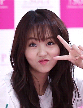 【gif/禁二】金所炫//1999年/6月/4日/出生于澳大利亚/韩国女演员