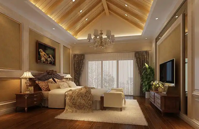 主卧室为了配合整个吊顶的缺陷,故做了这种三角顶,在不影响美观的同时