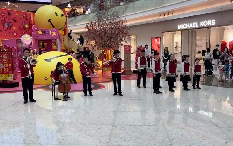 〔视频〕"快闪"〜"启辰爱乐团",唱出"明天会更好"