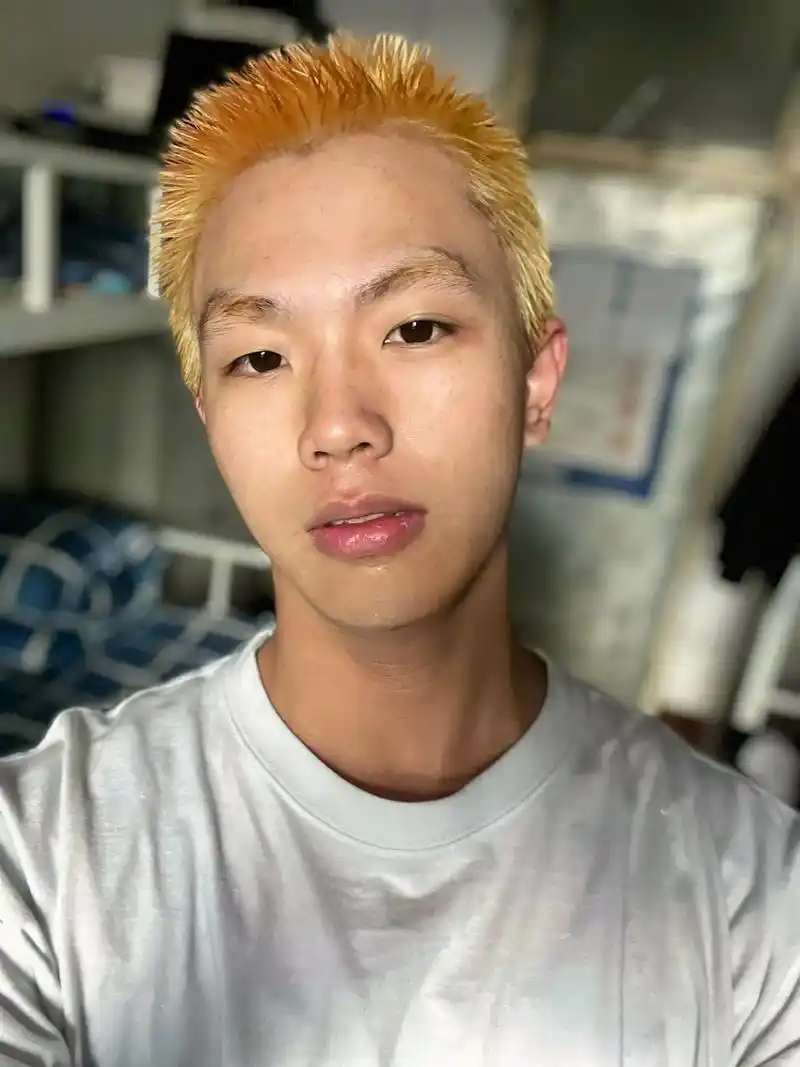 今天素黄毛.#原相机 #黄黑皮 #寸头 #体育生 #1 - 抖音