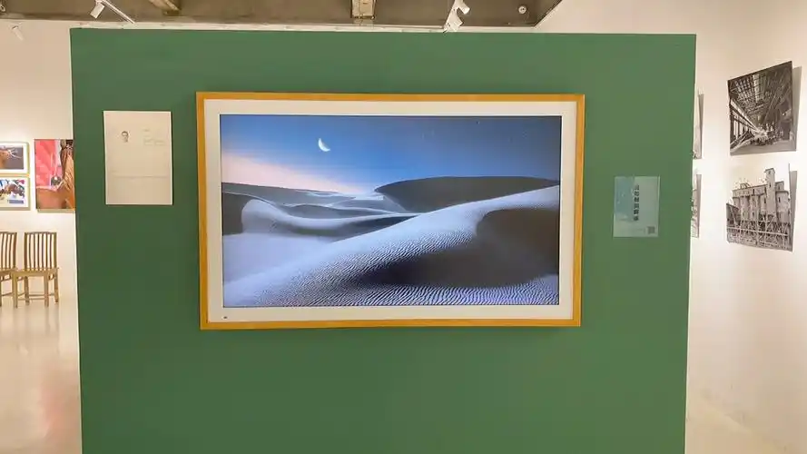 其实这次影展采用的boe画屏确实有让我惊讶,100%当我srgb色域,显示