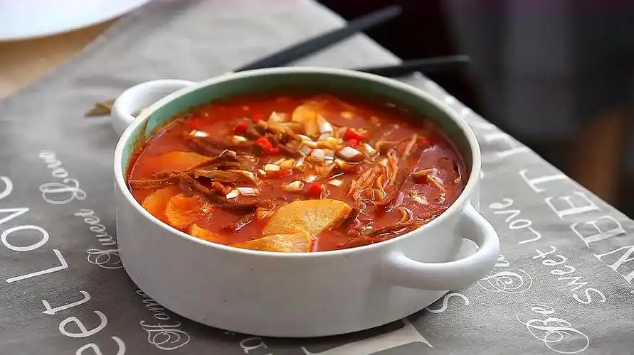 韩剧里的经典韩式辣牛肉汤,喝一口爽到飞起!