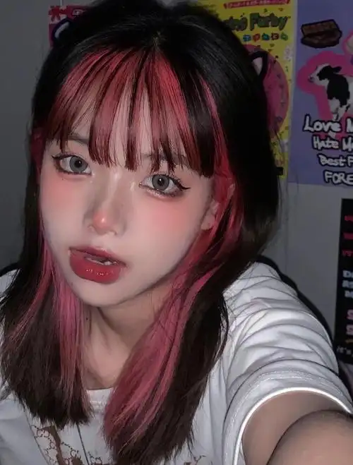 不做被定义的女生辣妹刘海染