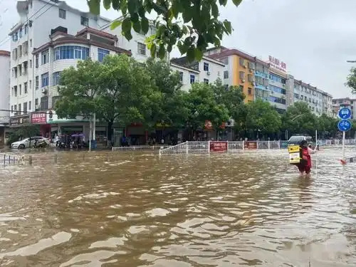 大暴雨突袭!高安城区多处涨水