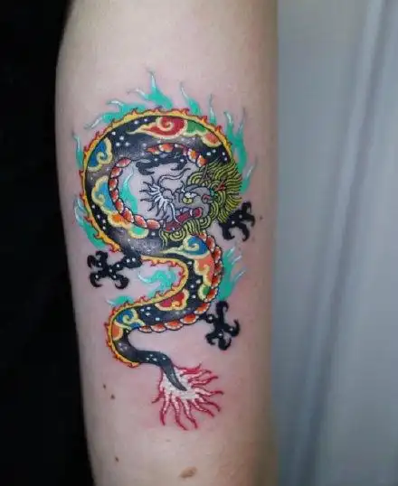 有意思的创意彩色小龙纹身图片4