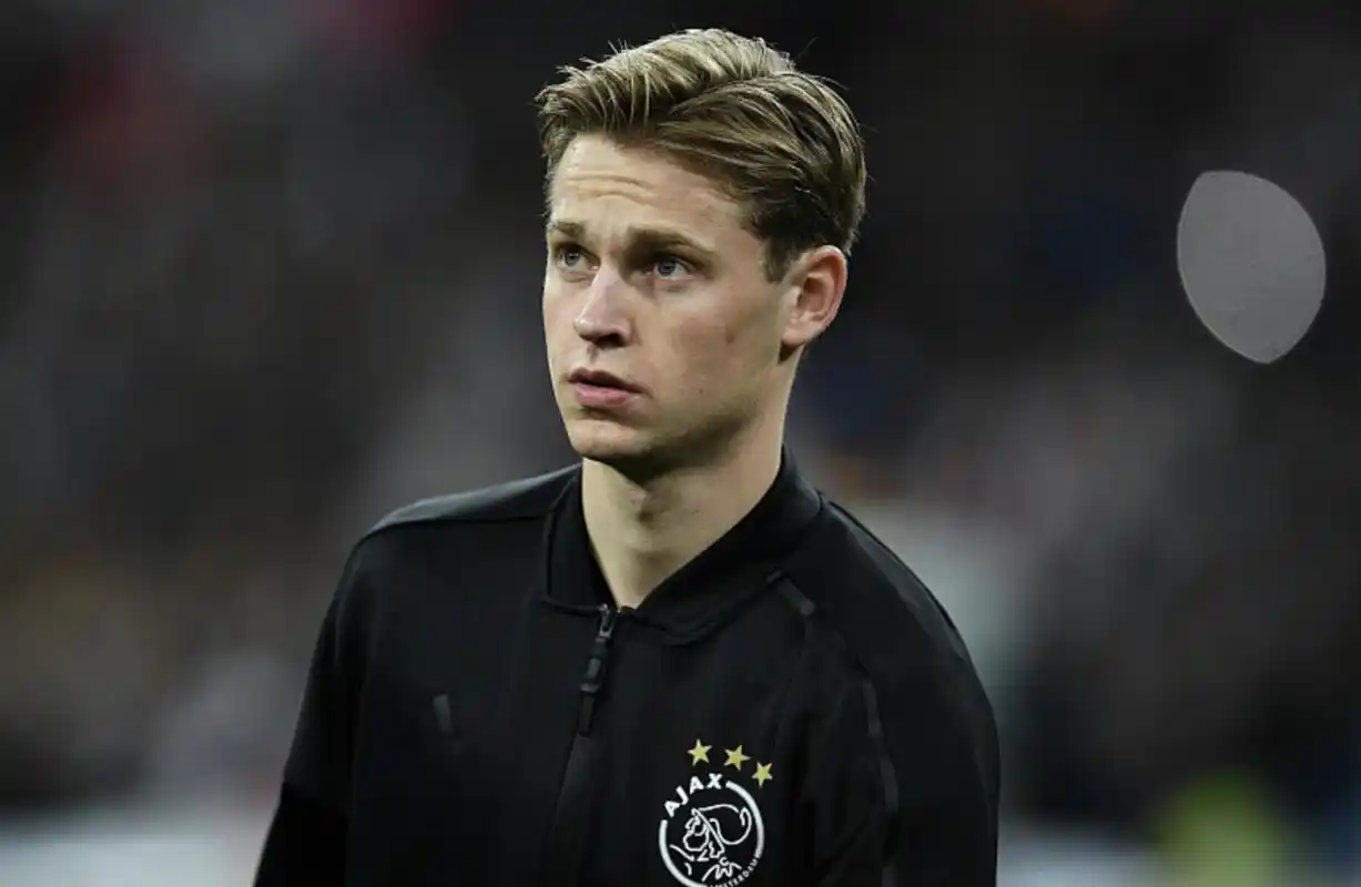 德容会成为下一个亚亚图雷吗?上一次便宜了曼城,这次轮到曼联了