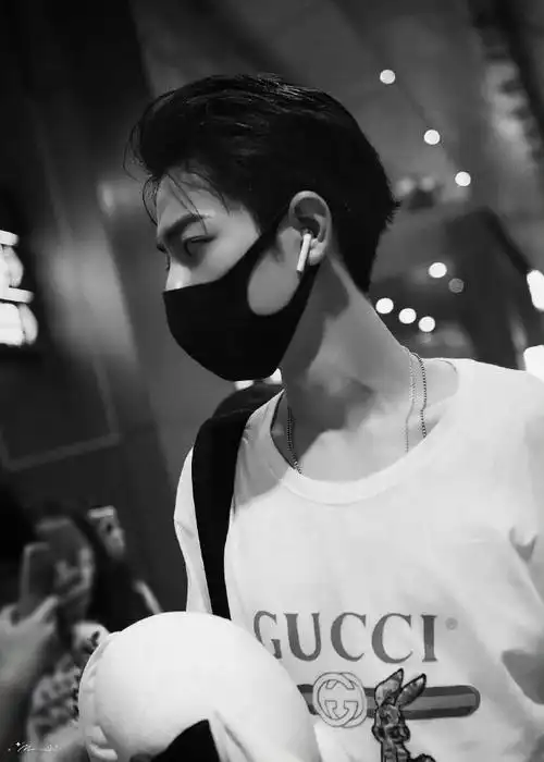 肖战#今天是机场大背头五周年耶