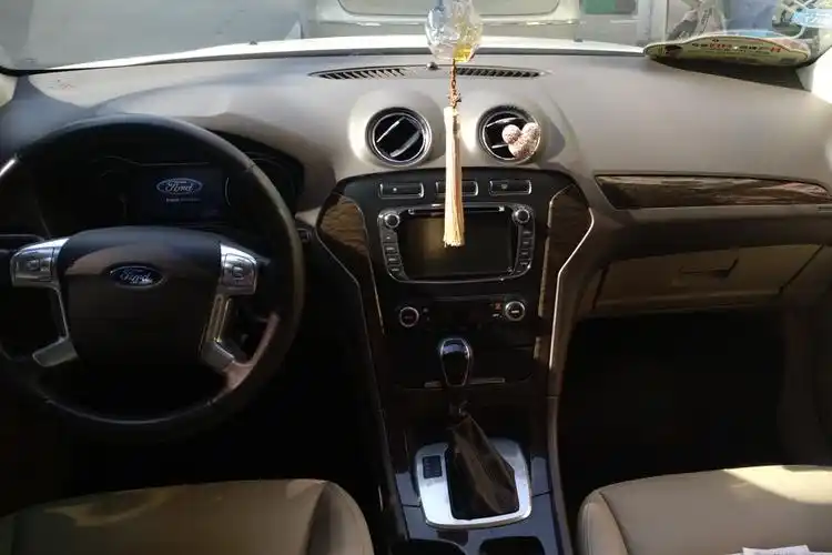 福特-蒙迪欧-致胜 2011款 2.0l gtdi200时尚型