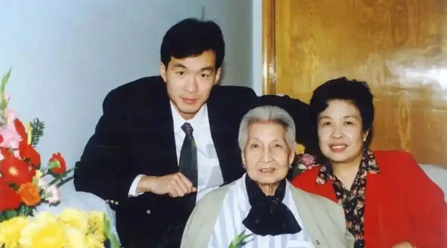 事实上张陶是江苏沛县人,和张新侠,陶斯亮的籍贯根本对不上.