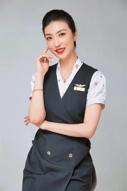 深晚报道你的浓情归家路我的深情守护时深航空姐杜鹃迎来在飞行中度过