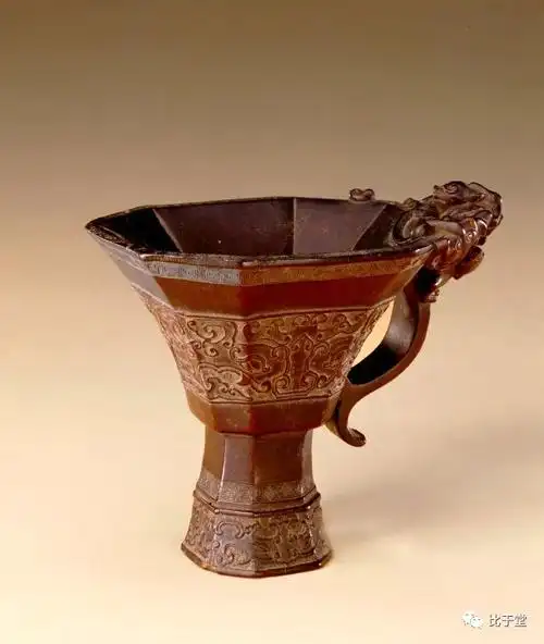 故宫博物院明清两朝的竹,木,牙,漆等雕刻工艺得到了前所未有的发展