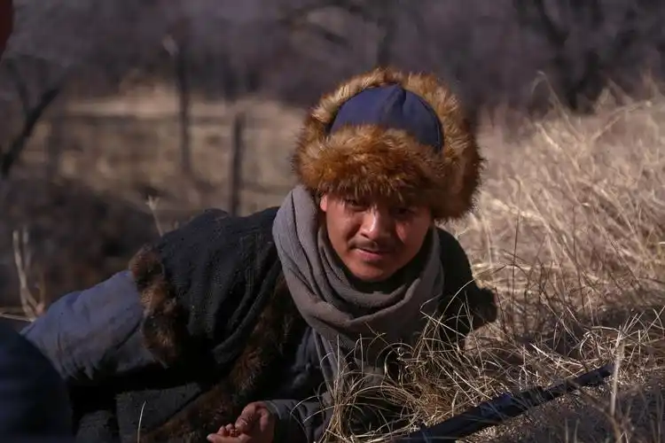 区小队热播齐奎本色出演执拗的北方汉子