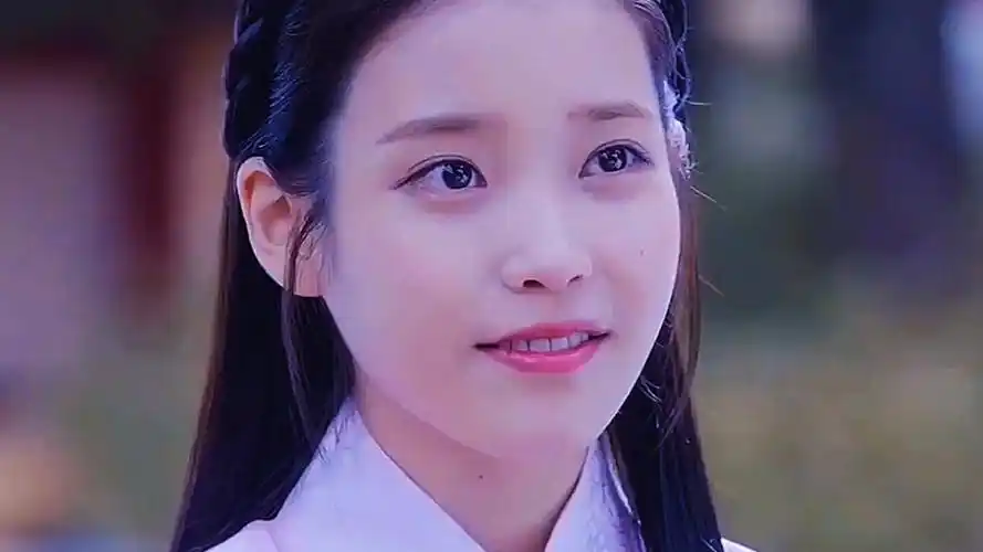 古装李憨憨你们喜欢吗?期待演员iu李知恩的电影新作