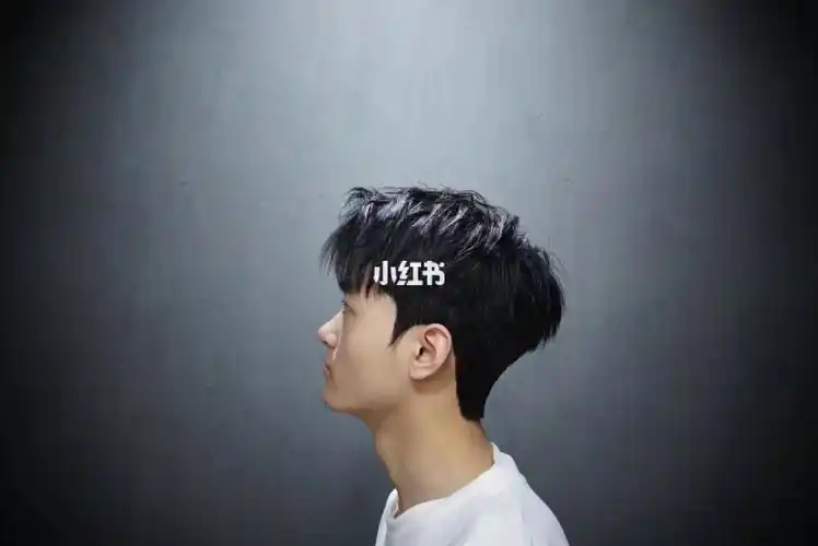 微分碎盖男生长发1215厘米发型推荐