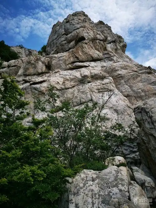 绝壁长廊～连天峰